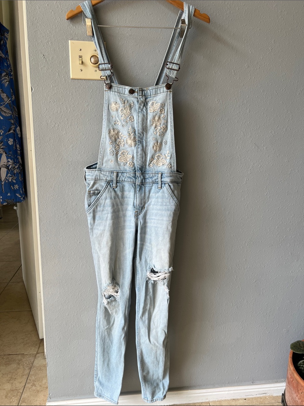 HOLLISTER Stretch Super Skinny Crop OVERALLS - Picture 2 of 9